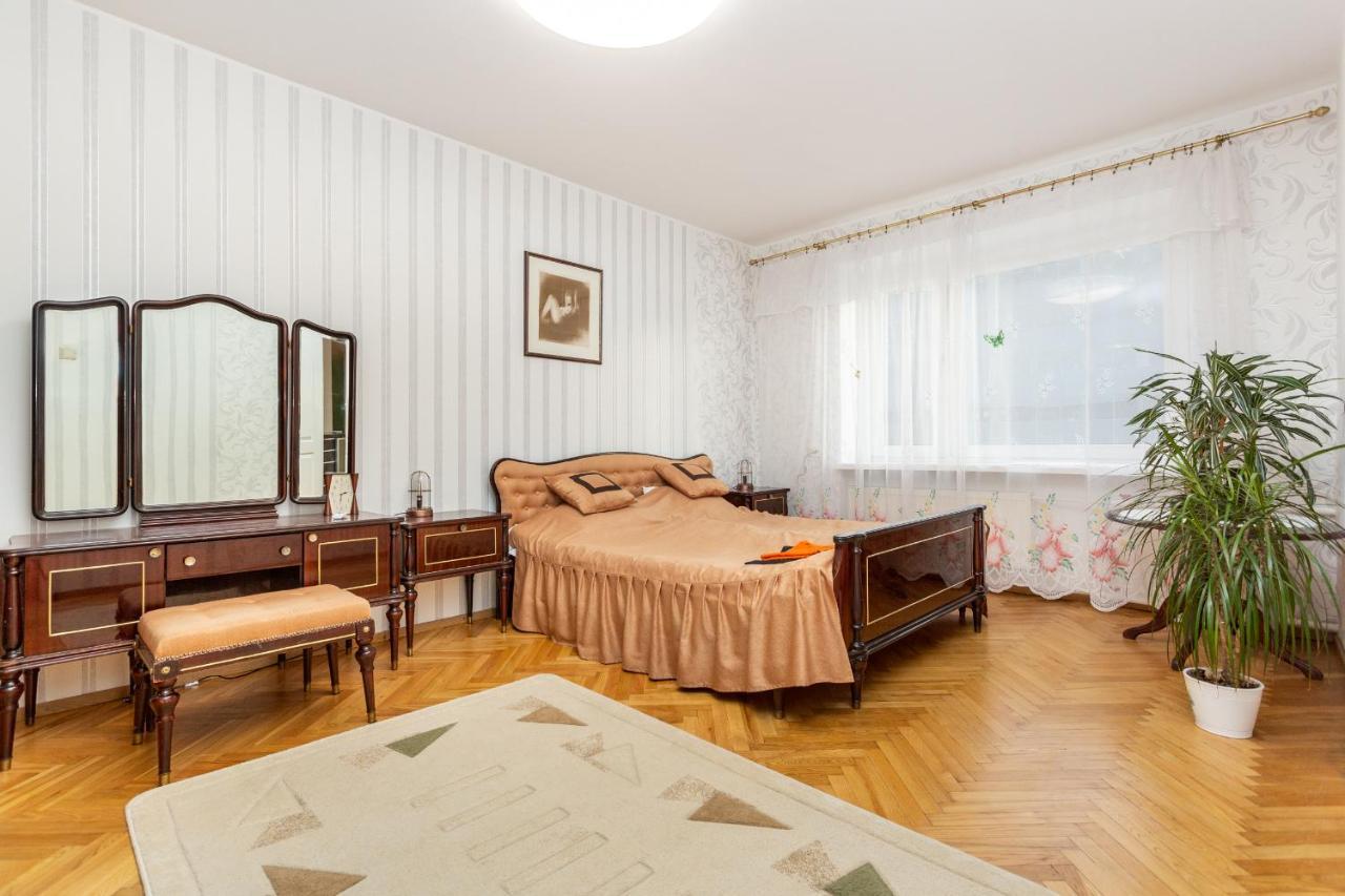 3 Room Central Apartmend 90M2 Parking For One Car Fifth Floor And The Building Does Not Have An Elevator Tallinn Exterior photo